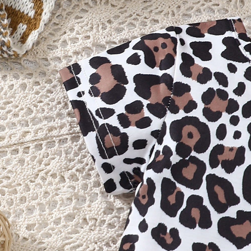 어린이 여름 레오파드 무늬 티셔츠 두 조각 세트 소녀 캐주얼 클리어 컬러 반바지 세트 불산 아동복 벨트