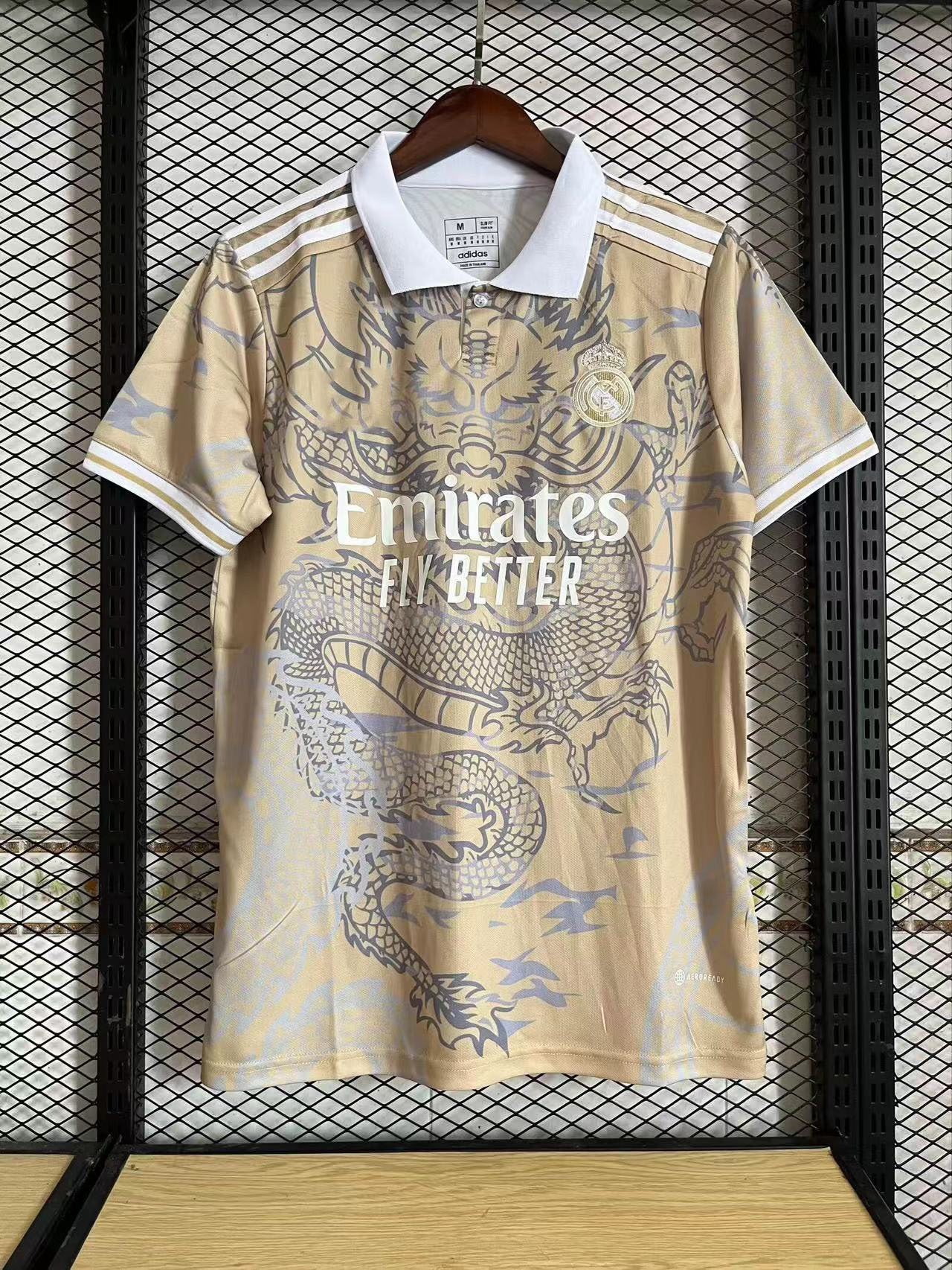 Venta al por mayor 23-24 Real Madrid Jersey N ° 5 Bellingham N ° 7 Vinius adultos niños traje de uniforme de fútbol