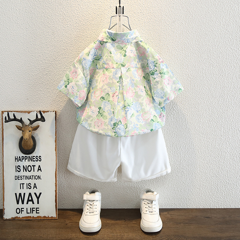 2025 verano nuevo traje de camisa de manga corta para niños, estilo de playa, traje de dos piezas para niños pequeños y medianos, traje de caballero 7852