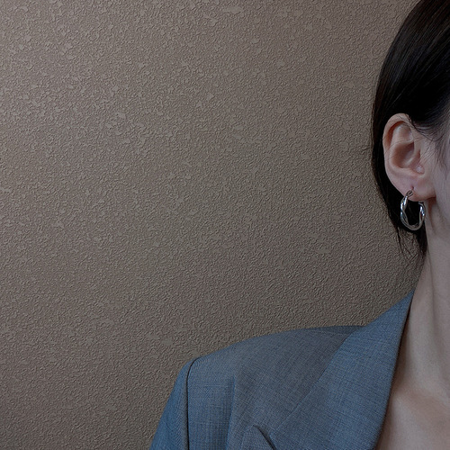 Twist hoop earrings, temperament, high-end, Internet celebrity earrings, female personality,  new cool style Internet celebrity earrings