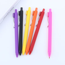 �羳���ֵĪ�m��ɫϵ�����������ԹP�W���ľ߿�ӡˢLogo���z�P�U