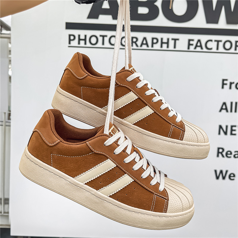 Zapatos de hombre retro Gump casual versátil conchas de cabeza de skate juveniles otoño nuevo tipo de zapatos de entrenamiento alemán de suela suave para hombres