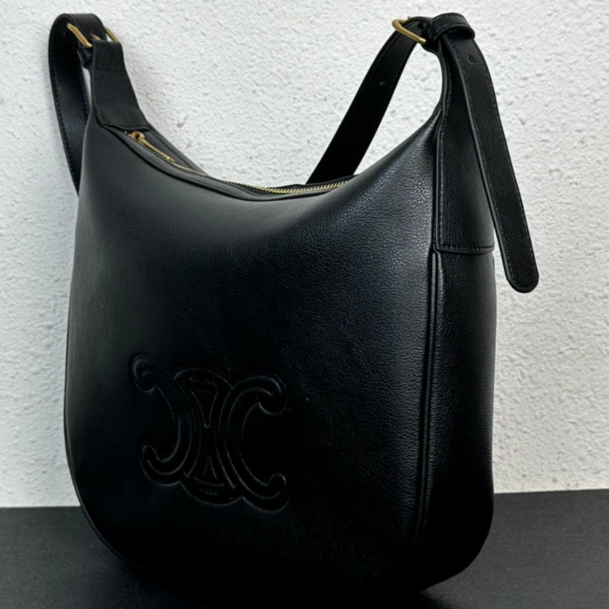 2025 New Soft Leather HOBO Underarm Bag for Women, Monogram Shoulder Bag, Fashion Versatile Simple Large Capacity Commuter Bag - Thumbnail 4