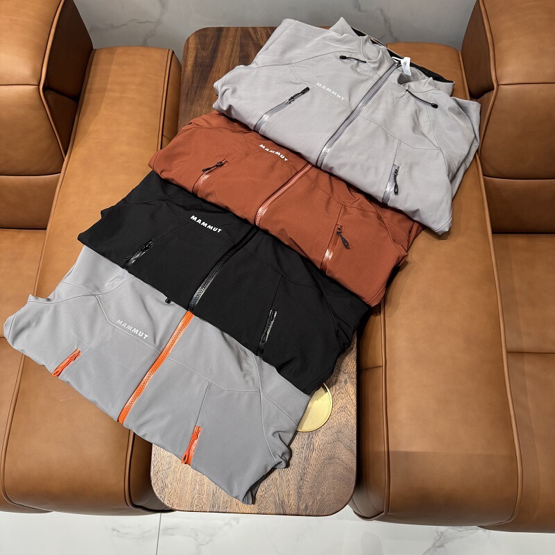 Mammoth Spring and Autumn Fully Glued Soft Shell Jacket Men's Outdoor Loose Hooded Sports Water-Repellent Jacket Trendy