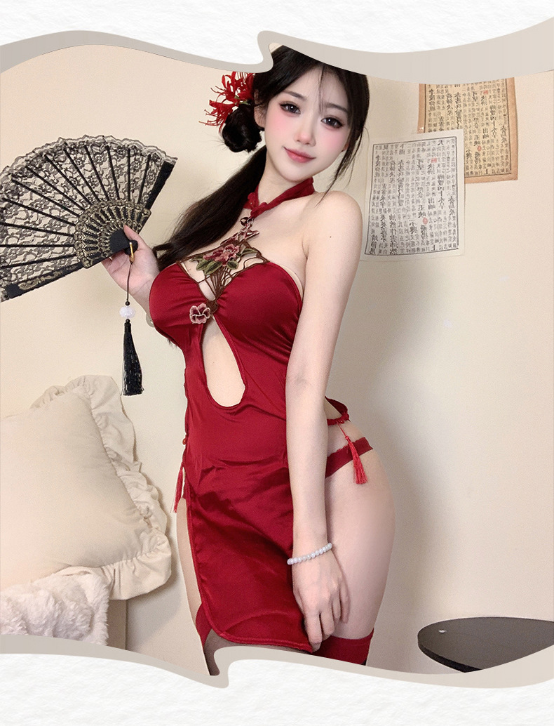 Vintage Peony Embroidered Cheongsam-Style Babydoll with Halter Neck and Side Slit — detail image 4
