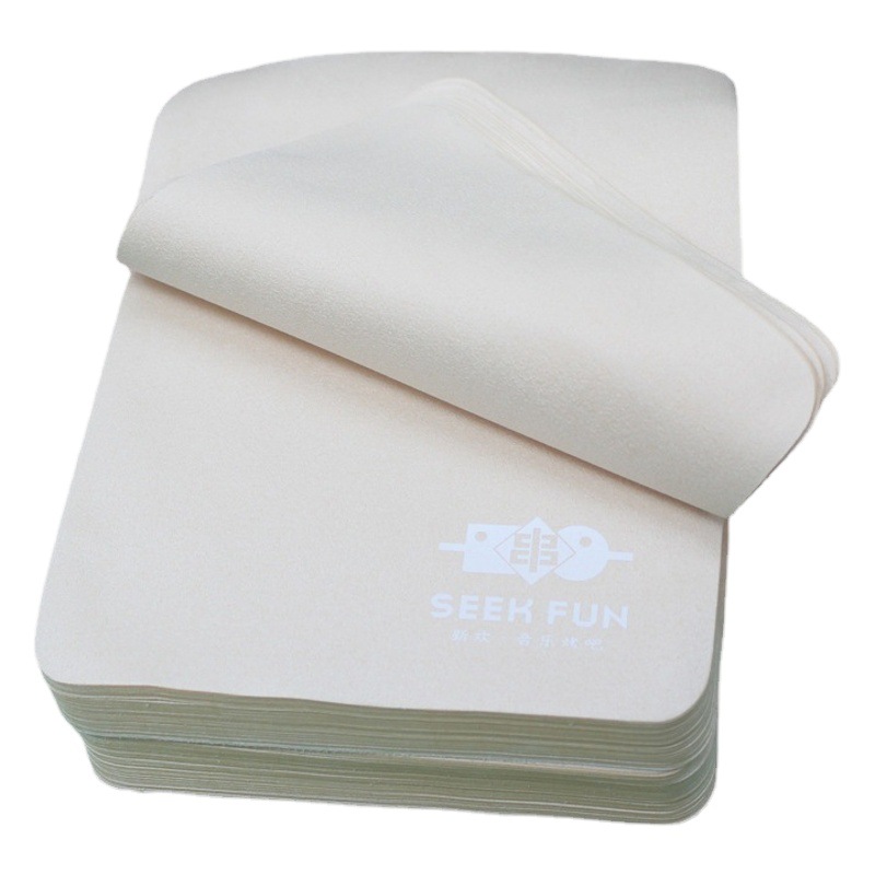 Paño de limpieza de fibra beige engrosado para gafas, paño de limpieza al por mayor para joyería y jade, paño para limpiar pantallas con impresión de logotipo