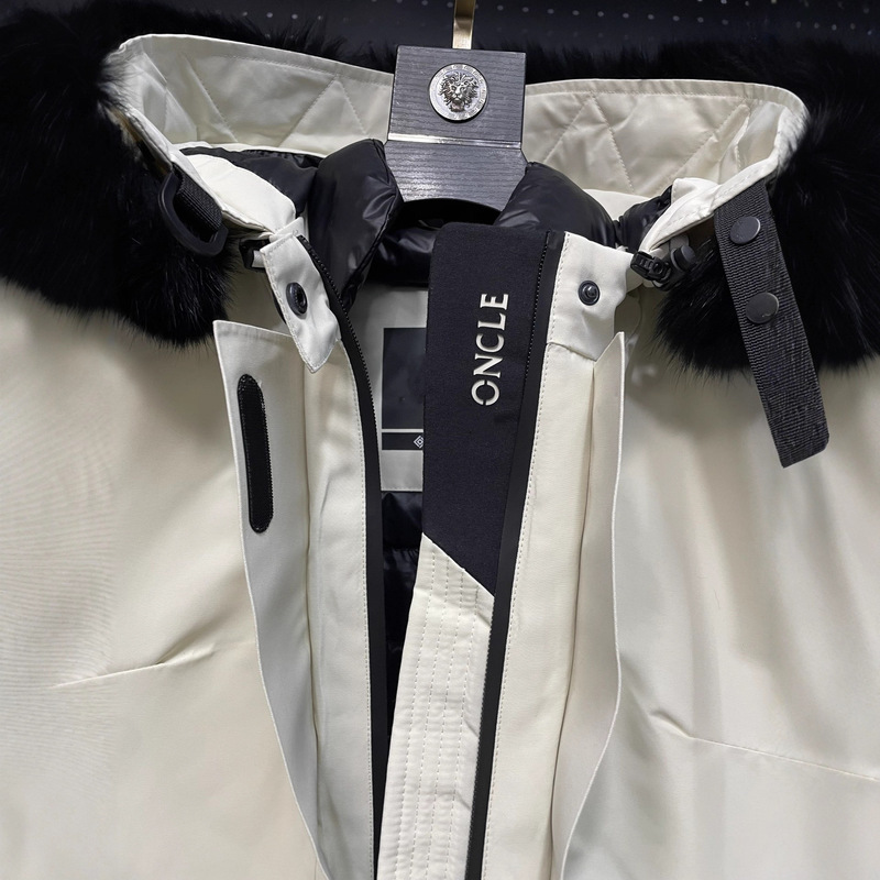 正确版本蒙家24ss新款女士时尚收腰滑雪服连帽狐狸毛领羽绒服外套|undefined