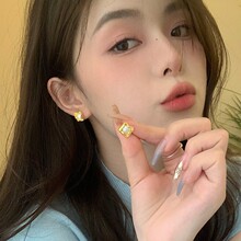 925�������������������Ů��ԼС����������������ʶ���0525