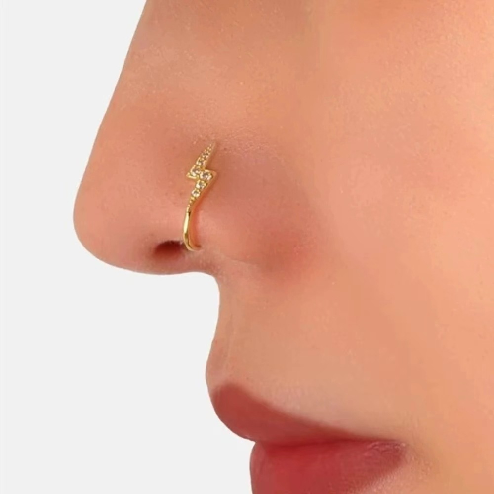 3g Weight 0.03µm Gold Plating Thickness Electroplating Gold Plating Process 18K Real Gold Plated, Platinum Plated Plating Material Zircon Inlay Material Nose Ring Classification 1 Piece Quantity Holiday, Daily, Party Occasion 925 Sterling Silver Material Geometric, Cross, Star, Heart Shape, Flower Pattern Unisex Gender Casual, Streetwear Style Three-dimensional Craft 1 Piece Nose Rings & Studs Casual Streetwear Geometric 925 Sterling Silver Nose Pin 5