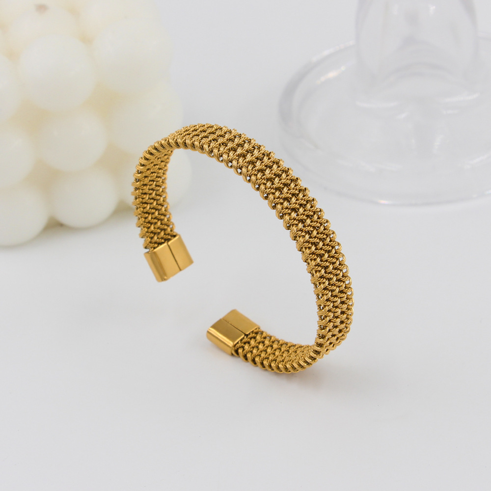 304 Stainless Steel Material PVD Coated 18K Gold Real Gold Plated C Shape 304 Stainless Steel Fashion Waterproof Non Tarnish Bangle