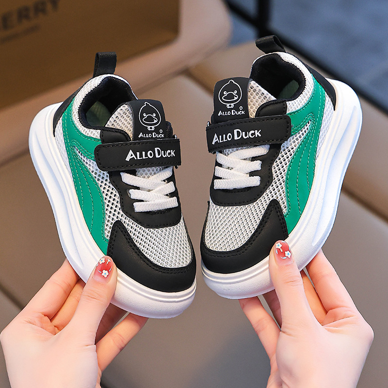 Zapatos blancos para niños y niñas 2025 primavera y otoño nuevos zapatos zapatos casuales antideslizantes para niños zapatillas de deporte de suela blanda para bebés