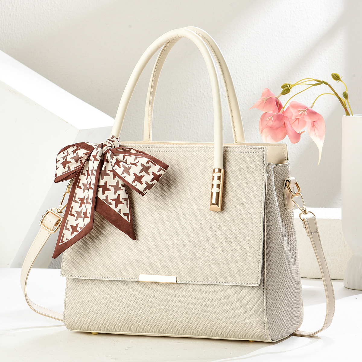 Bolsos de mujer 2025 nuevos bolsos de moda estereotipados de mujer Dulces señoras bolsos de mensajero fábrica de bolsos de hombro