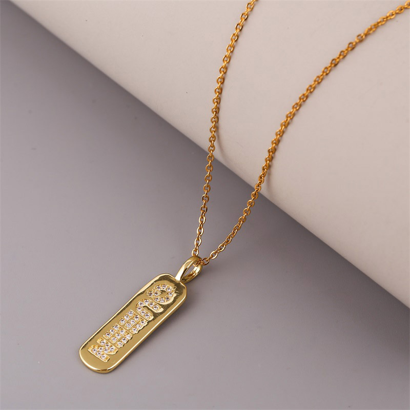 Queen English Alphabet Copper Inlaid Zirconium Necklace display picture 1