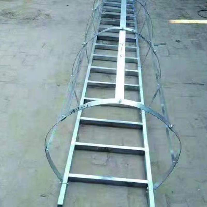 陕西西安镀锌钢爬梯护笼不锈钢爬梯平台女儿墙人字梯铝合金爬梯图
