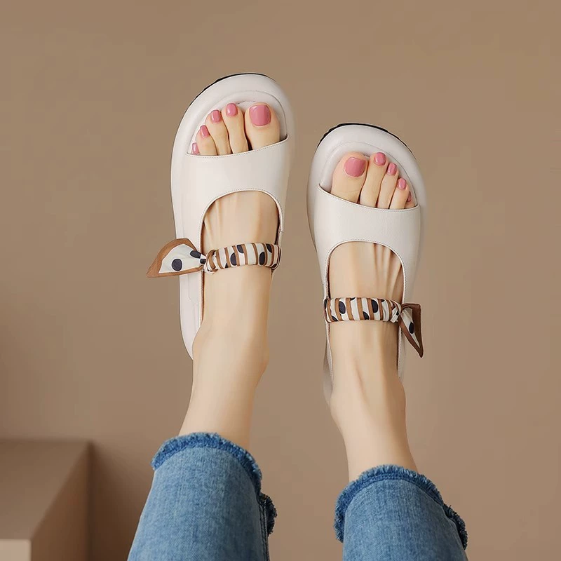 2025 новый простой толстый фон с сандалиями новый мягкий фон плоский фон нескользкие пляжные туфли с открытыми пальцами
