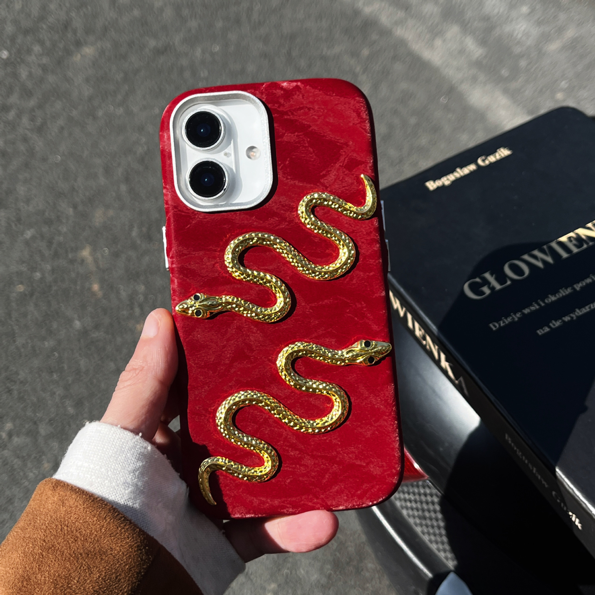 Serpiente dorada tridimensional de nicho personalizada para Apple 16promax año nuevo caja roja para teléfono móvil 14/15pro retro 13