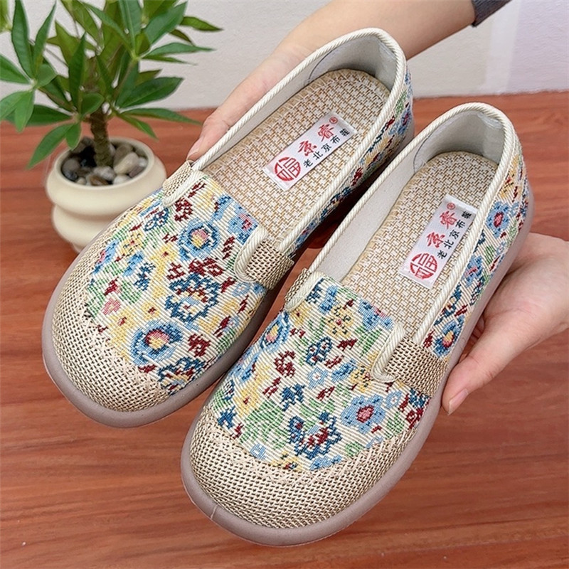 26 New Styles of Old Beijing Cloth Shoes for Women, Non-Slip Soft Sole Ethnic Style Shallow Mouth Shoes for Middle-Aged and Elderly Mothers, Casual Single Shoes 26 New Styles of Old Beijing Cloth Shoes for Women, Non-Slip Soft Sole Ethnic Style Shallow Mouth Shoes for Middle-Aged and Elderly Mothers, Casual Single Shoes