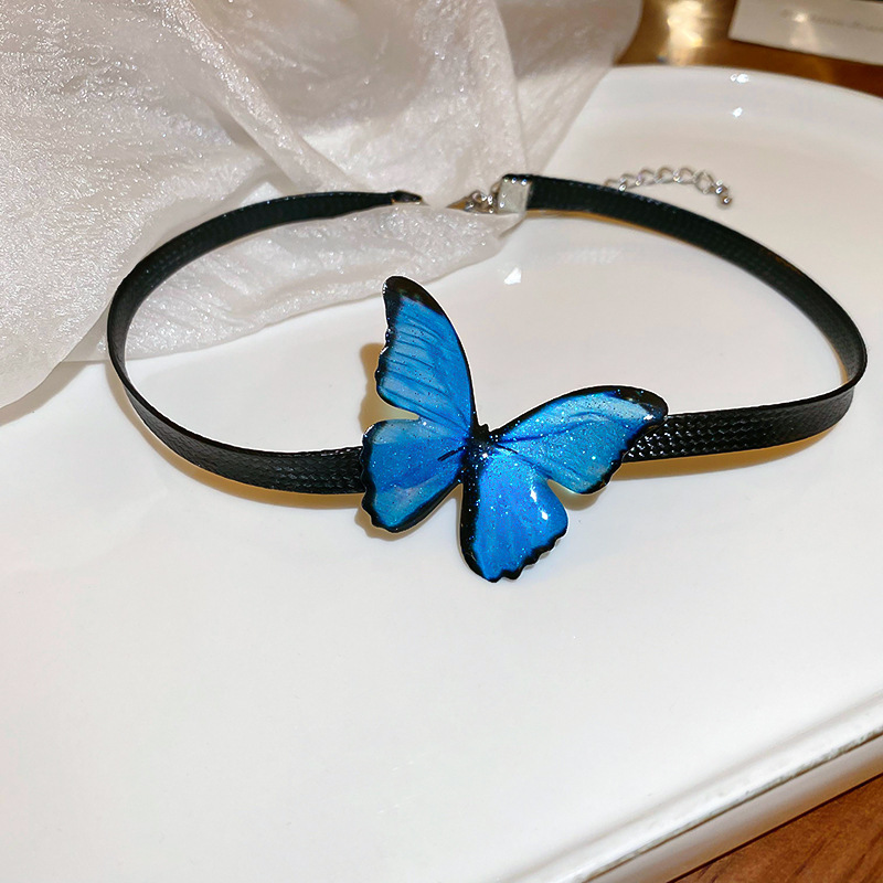 Collar de diamantes con incrustaciones de perlas de flores de tela, collar de diseño fresco y dulce, collar de alta gama de nicho Mori al por mayor
