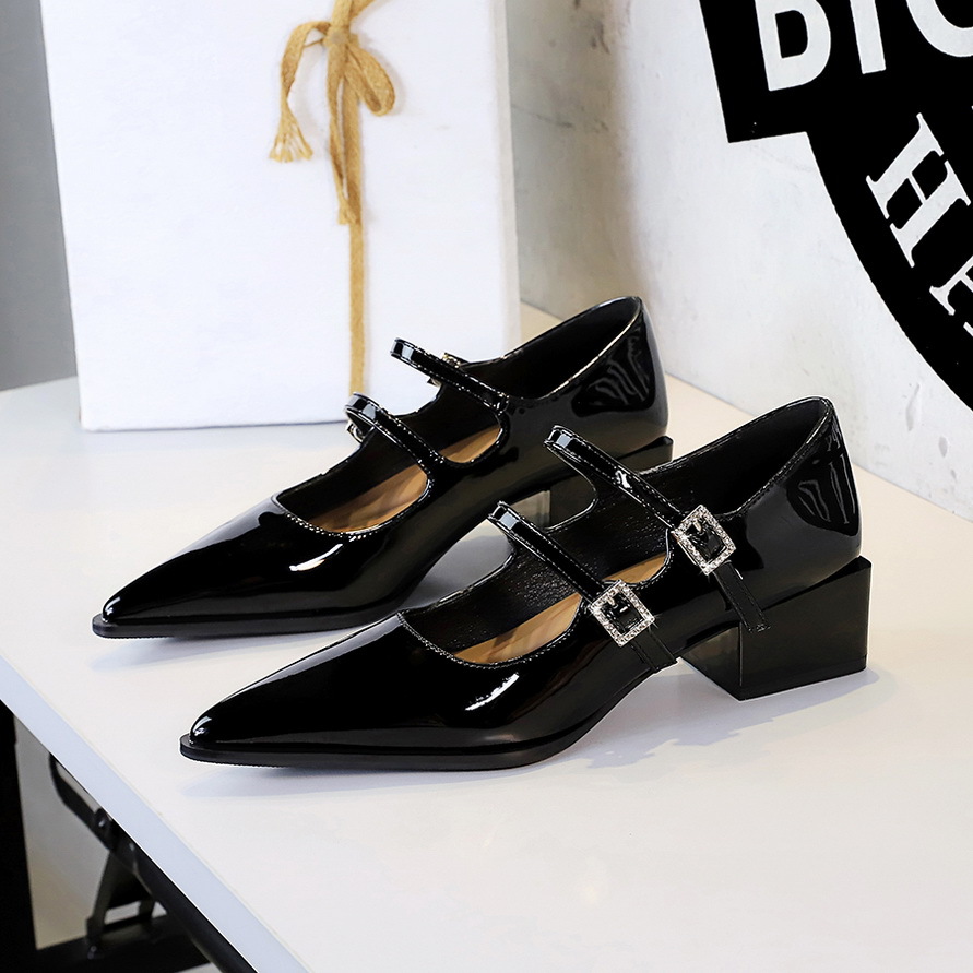 2838-5 European And American Style Fashion Retro Single For Women Patent Leather Square Root Shallow Mouth Pointed Toe_vogvips.com