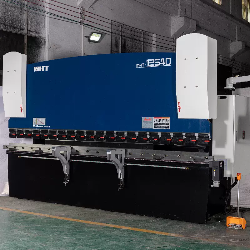 佛山曼哈特高精度阿玛达折板设备工厂直发大型油电伺服数控折弯机