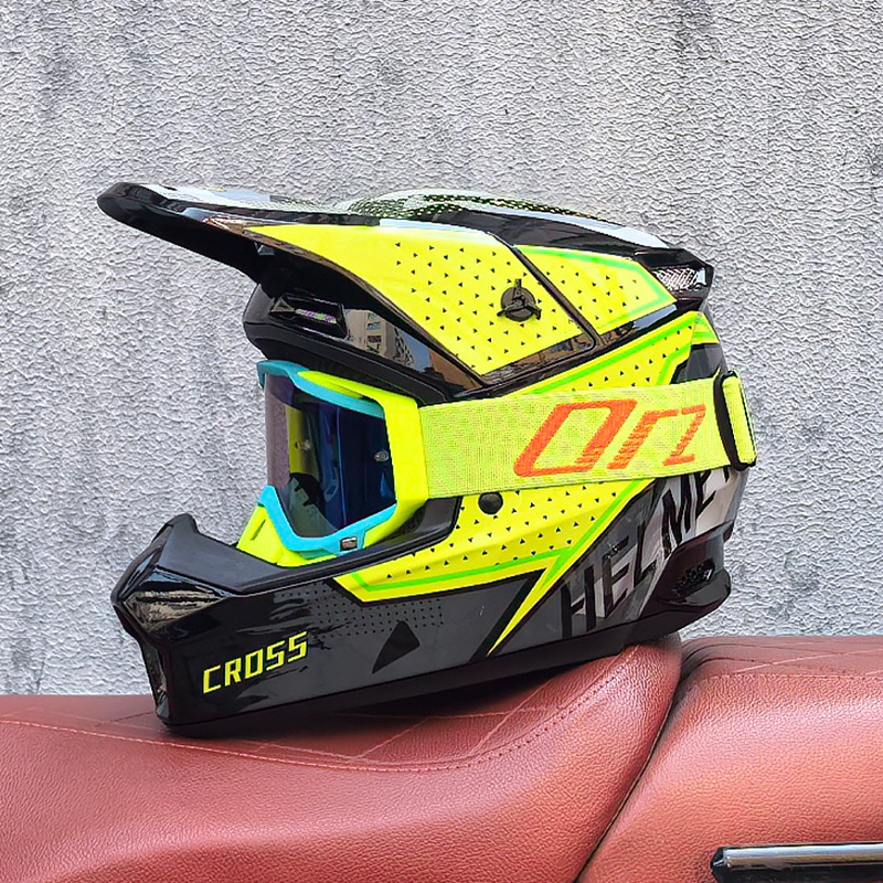 Casco todoterreno Casco de coche eléctrico Casco de rally para hombres y mujeres Casco de batería de descenso de velocidad de bicicleta de montaña Casco completo ORZ