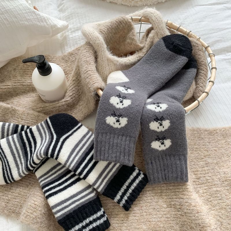 Thick Cashmere Socks Women's Autumn and Winter fleece-lined Thickened terry Stockings Japanese Style Bow Striped Puppy Mid-length Stockings