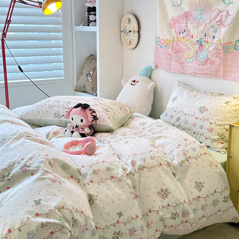Fresh strawberry bunny cotton four-piece set pastoral style cute cotton quilt cover girl's heart bed three-piece set