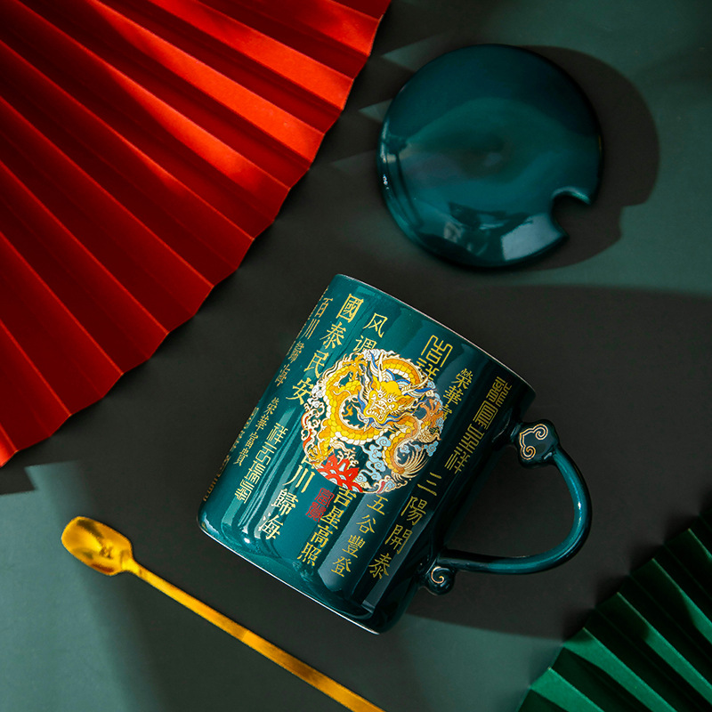 创意时尚国潮马克杯陶瓷杯色釉国风水杯子情侣带勺带盖咖啡杯批发