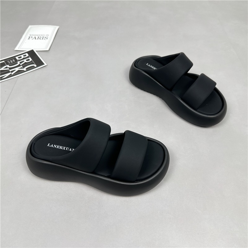 Tykksålede skinnsandaler og tøfler for kvinner 2023 sommer ny mote ett-ords all-match myk bunn casual sklisikre yttertøysandaler_voghion.com