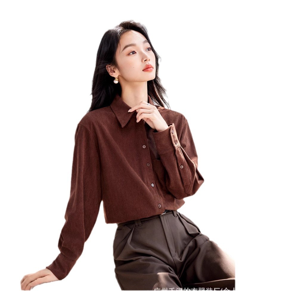 간단한 MAILLARD 스타일 다크 브라운 벨벳 따뜻한 셔츠 여성의 2024 가을과 겨울 긴 소매 캐주얼 우아한 통근 탑