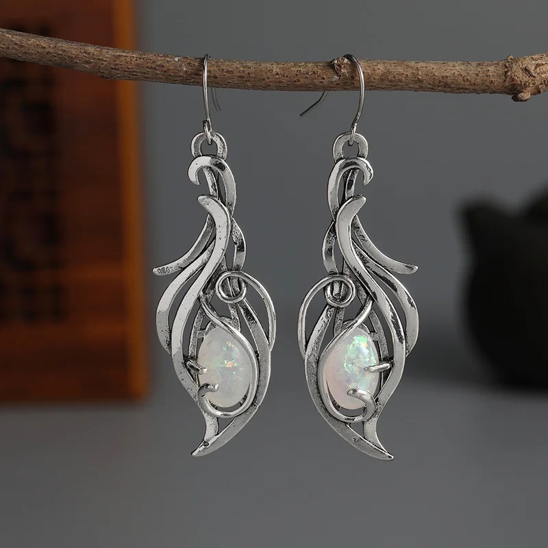 New Products on Independent Stations, European and American Cross-Border E-Commerce Women's Earrings, Retro Creative Fashion Popular Earrings and Earrings Wholesale