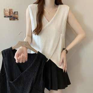 Plus-Size Women's Fashion for Slightly Chubby Figures, Stylish V-Neck Cross Versatile Slimming Sleeveless Unique Solid Color Tank Top
