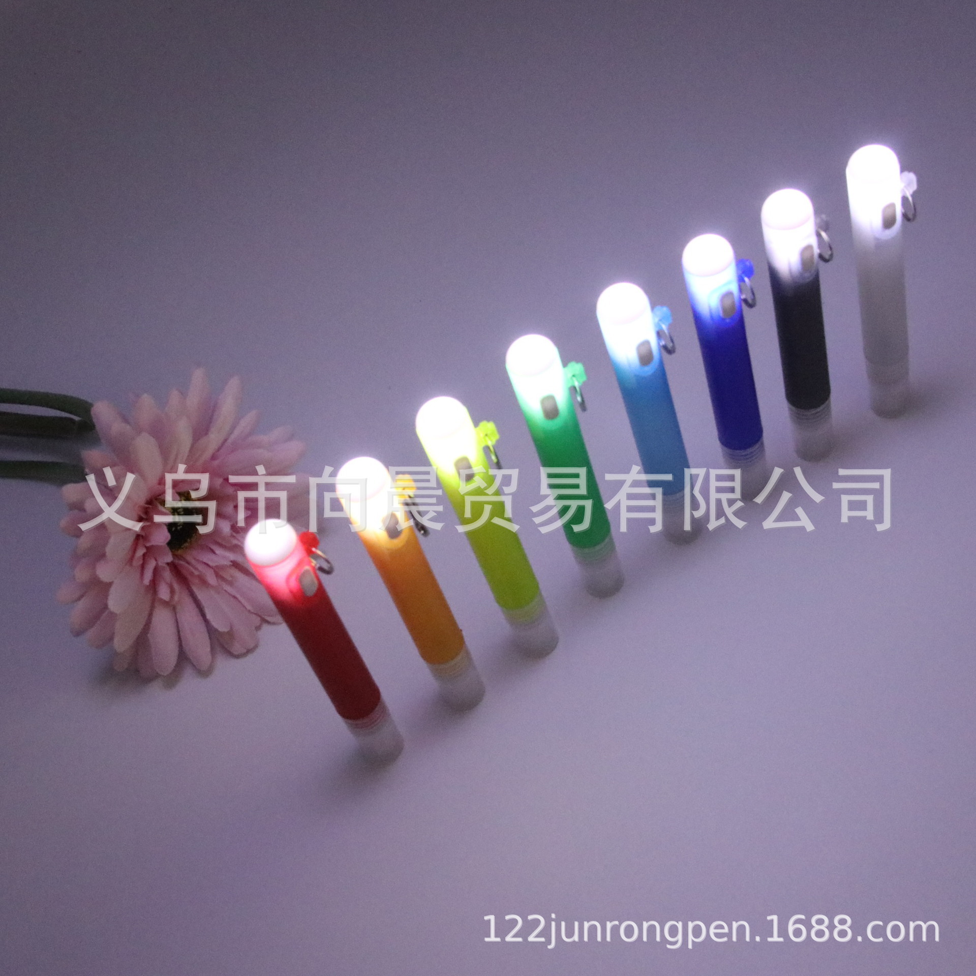 8ml pluma de pulverización pluma de luz LED accesorios de la fiesta de cumpleaños alcohol spray pluma perfume pluma dos-en-uno multifuncional