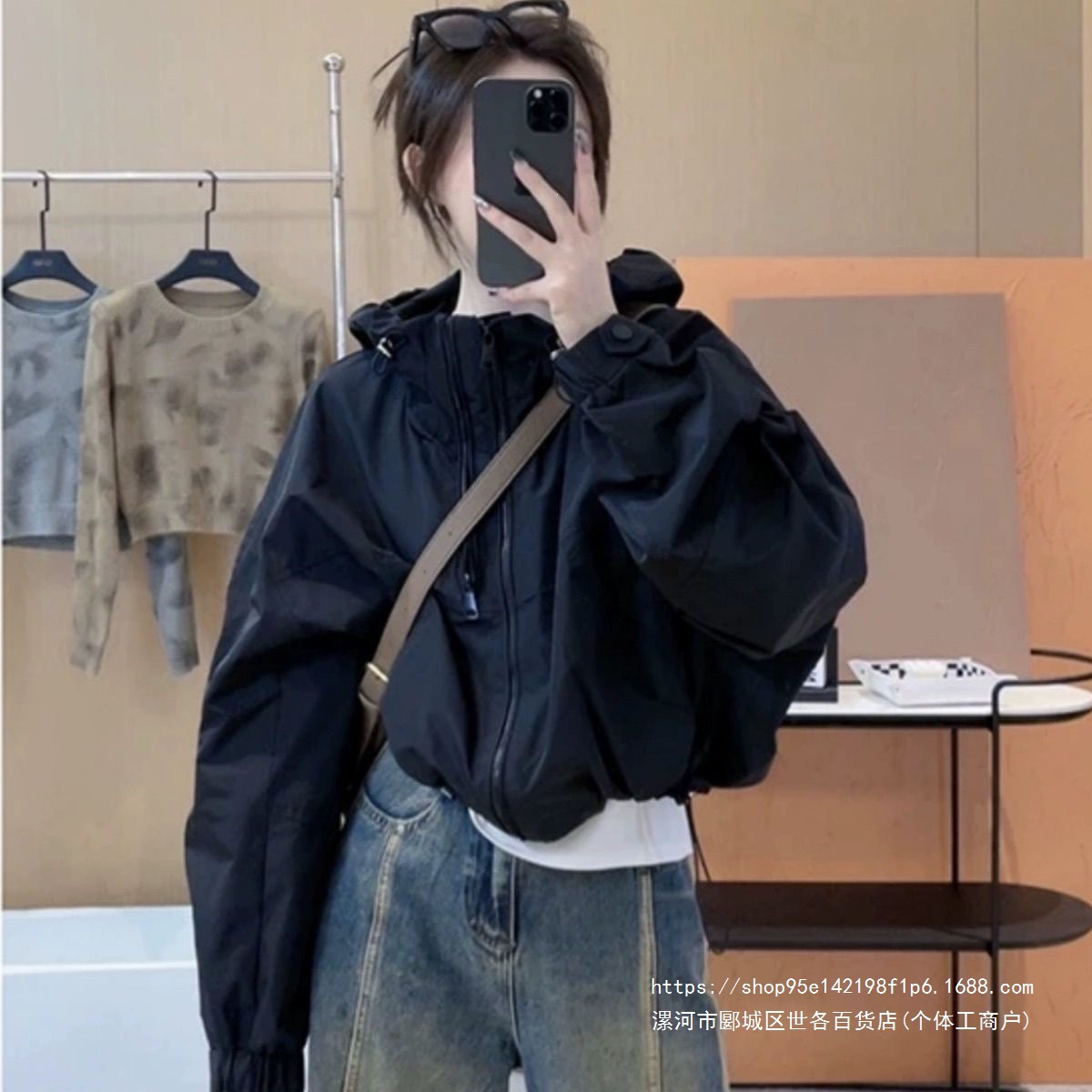 Women's stylish double-zip hooded windbreaker jacket, new autumn style, stand-up collar, short outdoor casual windbreaker top.