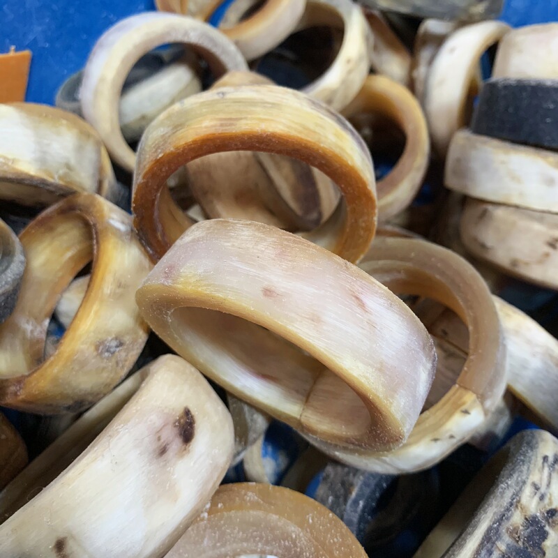 Natural Old Material Noble Horn Carving Bracelet Glossy Bracelet Raw Material Wool Factory Direct Sales Wholesale Price Jewelry Natural Old Material Noble Horn Carving Bracelet Glossy Bracelet Raw Material Wool Factory Direct Sales Wholesale Price Jewelry