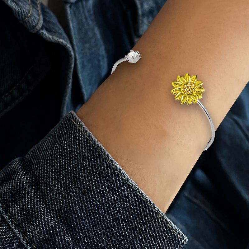 1 Piece Quantity Holiday, Daily Occasion Lady Pastoral Flower Alloy Wholesale Bangle