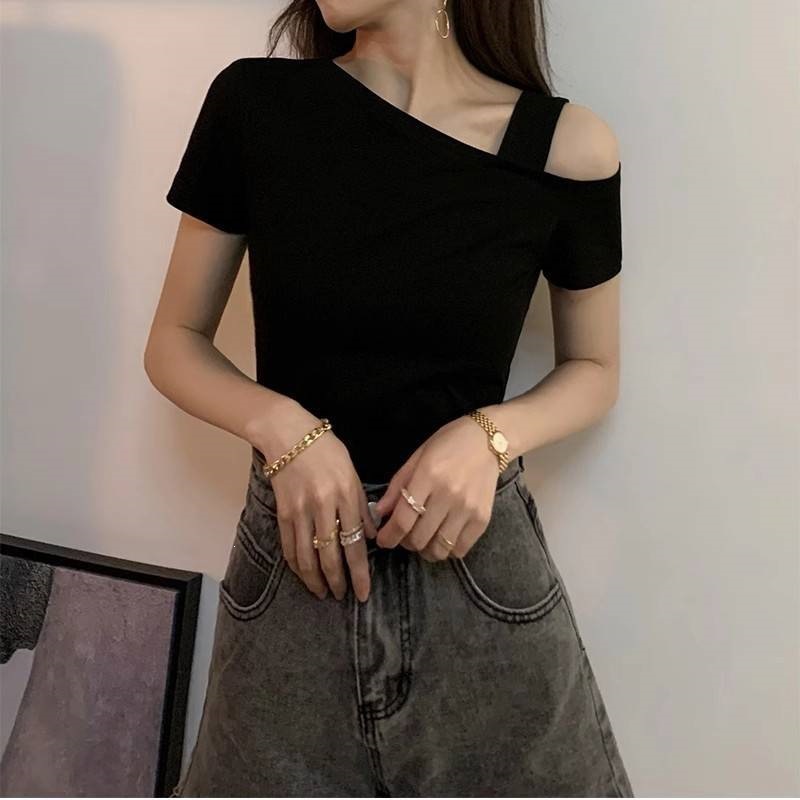 黑色一字肩上衣斜领短袖女夏季25新款露肩性感锁骨设计感小众T恤