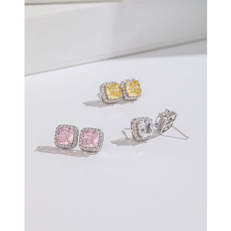 S925 plata esterlina Diamante de alto carbono diamante cuadrado aretes nicho femenino temperamento hielo flor Corte pendientes cuadrados exquisitos pendientes de alto grado