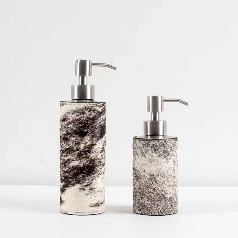 Light Luxury Creative Horse Hair Metal Hand Sanitizer Bottle Model Room Classy Hotel Bathroom Decorative Jar Countertop Ornaments Light Luxury Creative Horse Hair Metal Hand Sanitizer Bottle Model Room Classy Hotel Bathroom Decorative Jar Countertop Ornaments