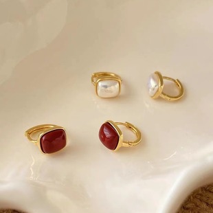 French Simple Elegant Pearl Earrings 2023 New Women's Niche Light Luxury High-end Fashion Ear Buckle Earrings