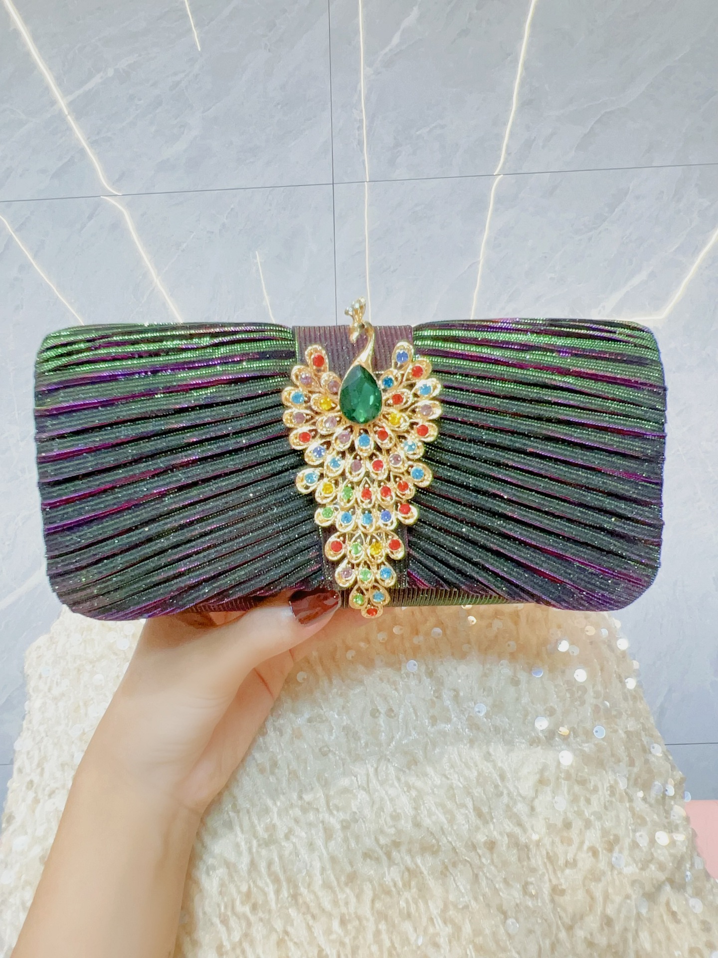 180g Weight Pu Leather Lining Material Magnetic Buckle Closure Type / Strap Type Evening Bag Bags Type Holiday, Party Occasion Polyester Material Solid Color Pattern All Seasons Season Women's Gender Diamond Design Elegant, Vintage Style Style Square Shape Small Size Gold Champagne Purple Polyester Solid Color Square Evening Bags 9
