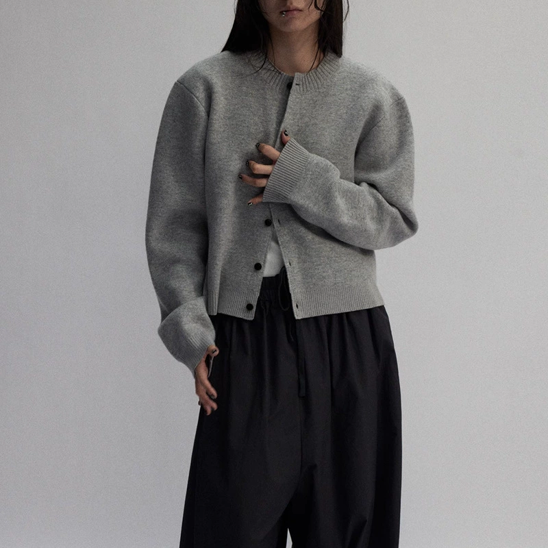 Knitted soft sweater, comfortable cardigan, jacket, (Physicals)