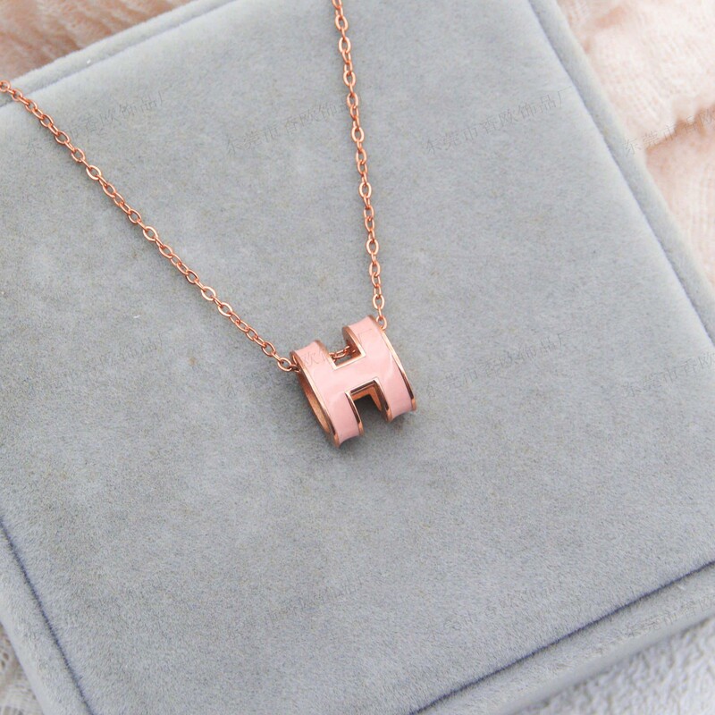 High-End Version of the Aijia H Necklace for Women, Enamel 3D Letter Rose Gold Fashion Light Luxury Versatile Clavicle Chain