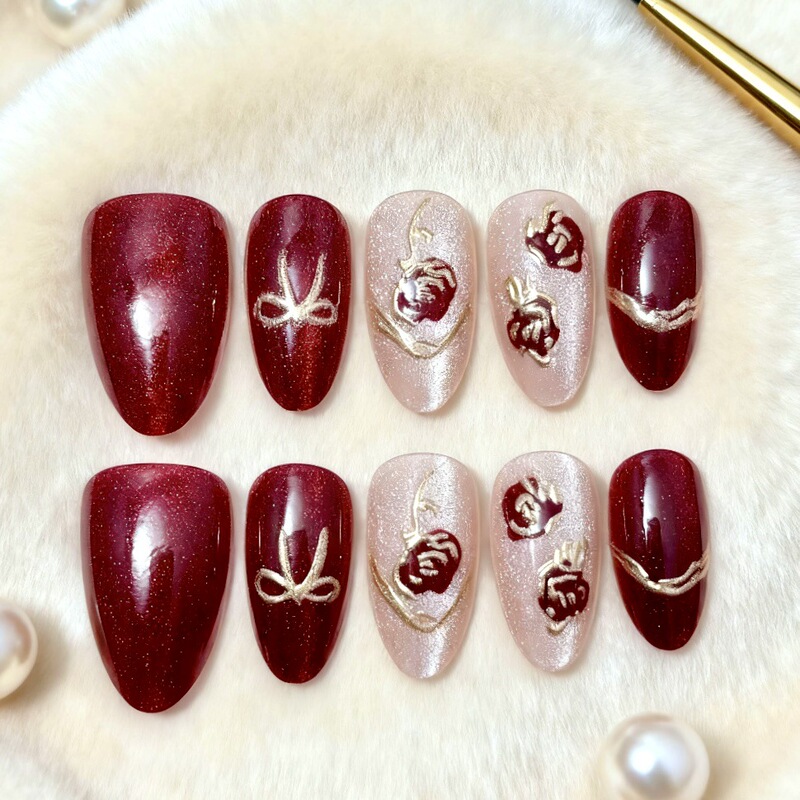 Christmas Pearlescent Flash Cross-Border Hot-Selling Short Almond Wearable Nails Gilt Rose Red Nail Patches