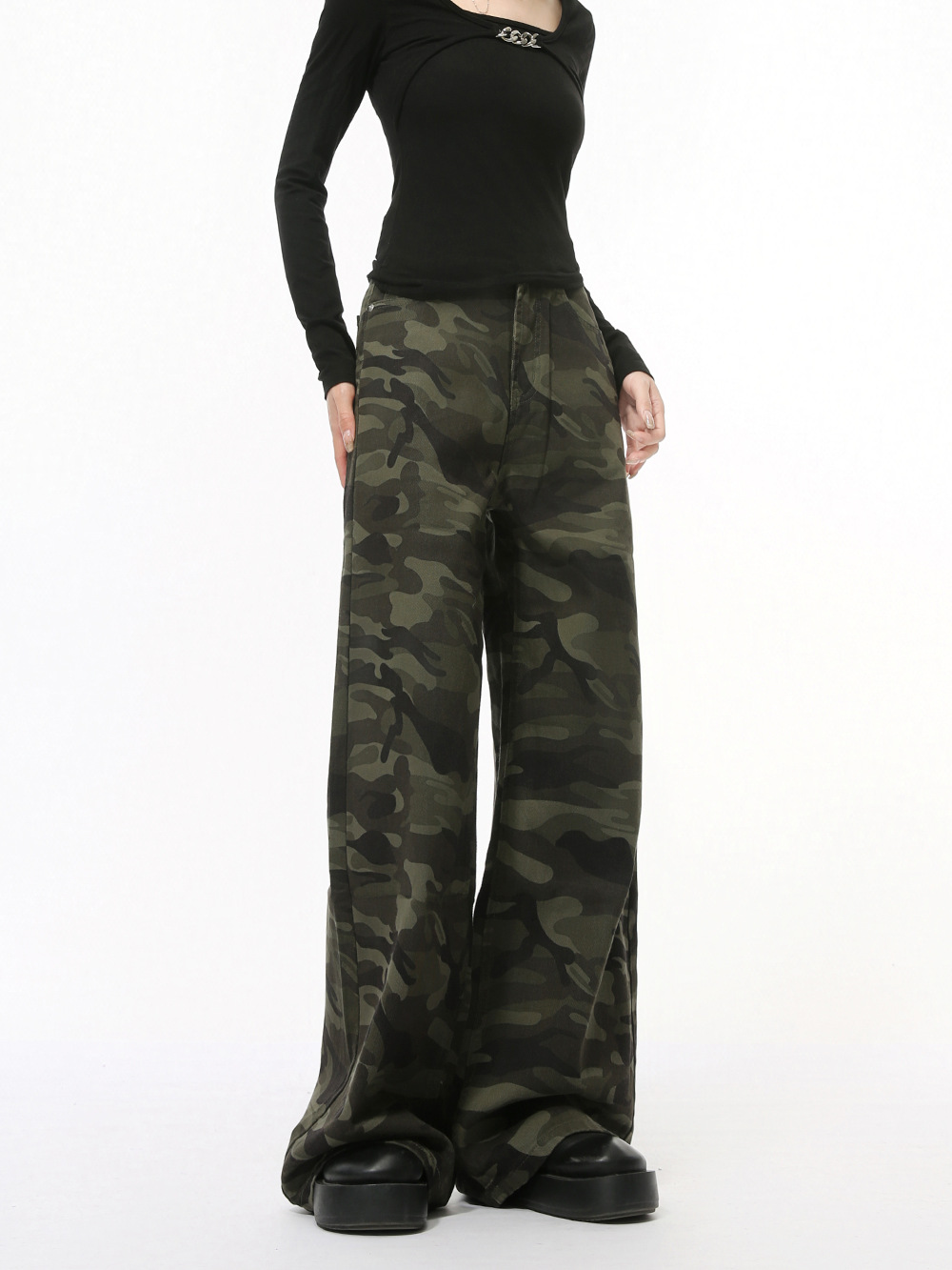 MTLCLOTHES Hombres| América suelta versátil sensación vertical de piernas anchas deslizantes tendencia de jeans camuflados