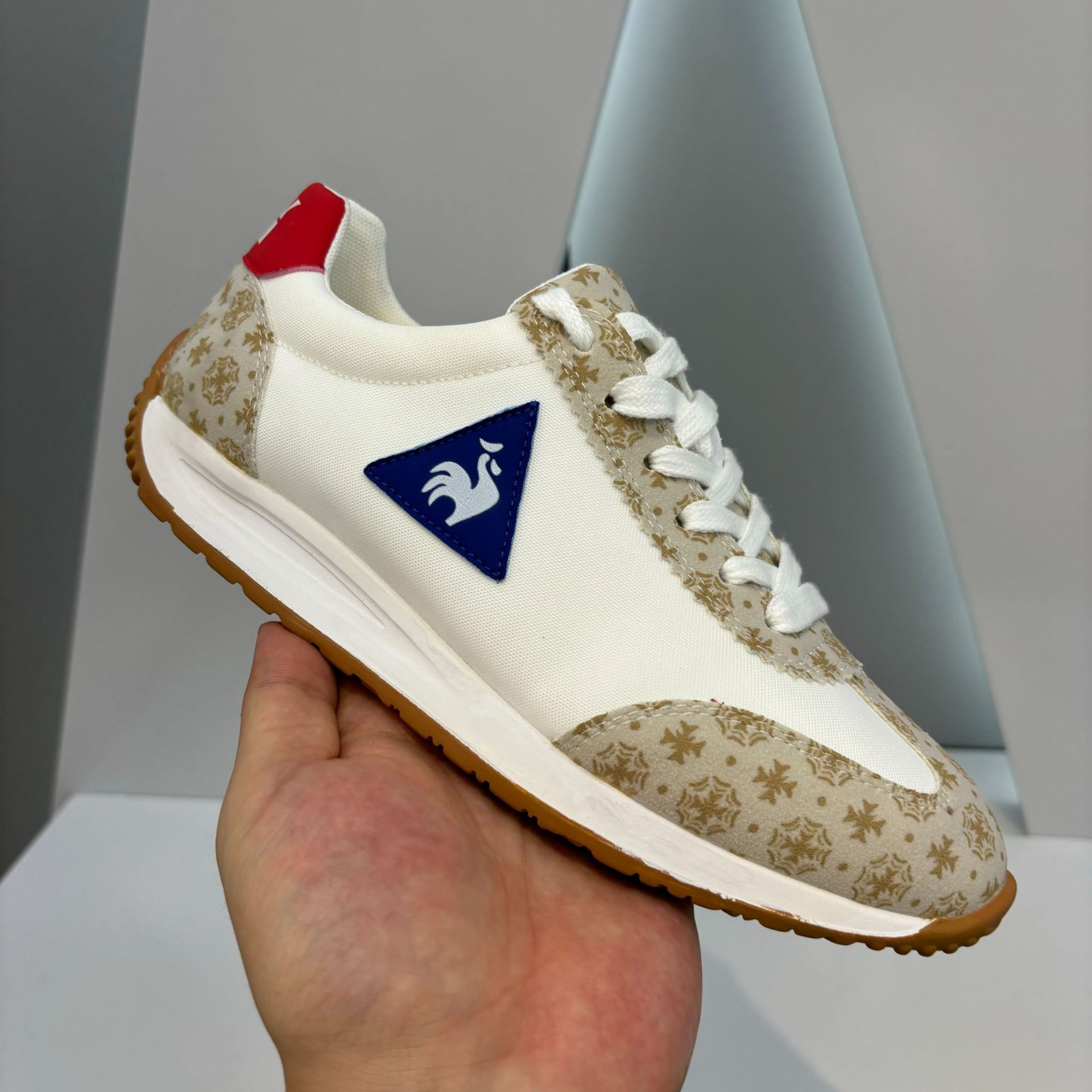 Sneakers uomo bianche scarpe casual comode da passeggio_voghion.com