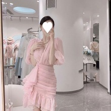 2024新款法式优雅粉色初恋连衣裙气质减龄V领包臀连衣裙