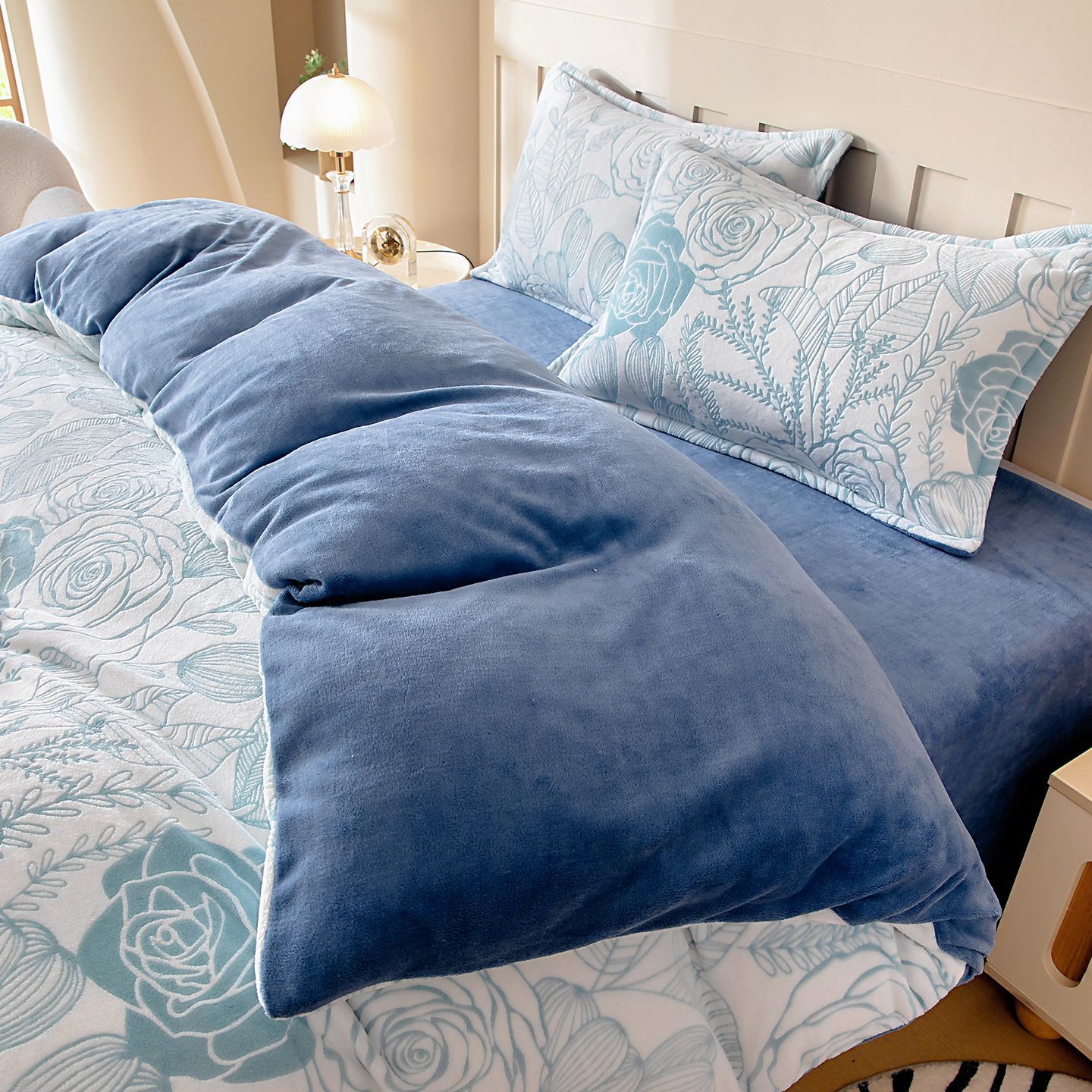 Nuevo invierno de cama de terciopelo de leche con cuatro piezas más terciopelo tallado flange de coral sábanas cubiertas de terciopelo de tres piezas