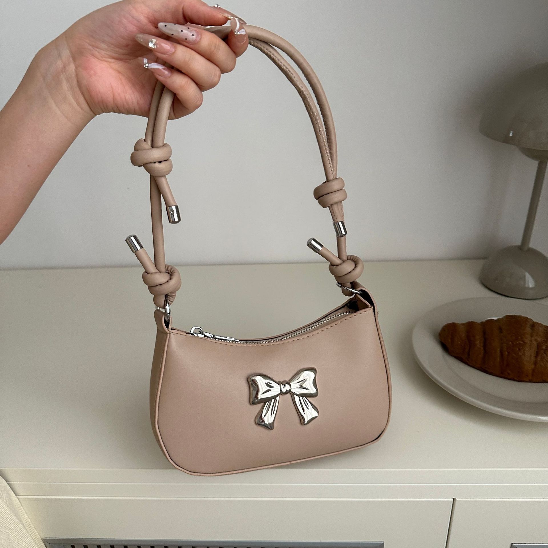 Women's bow handbag 2024 new versatile underarm bag Korean style fashionable candy color shoulder bag crossbody bag