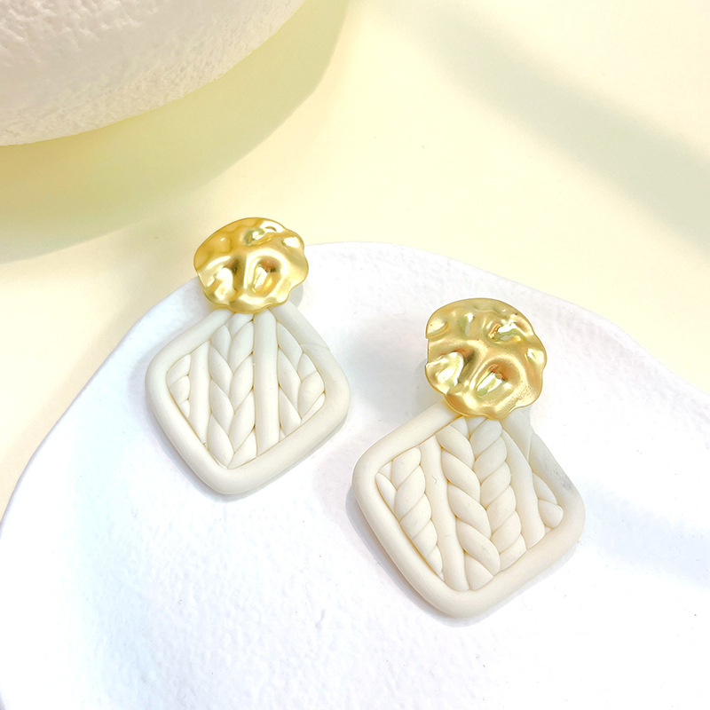 Retro Geometric Soft Clay Plating Women's Drop Earrings 1 Pair display picture 10